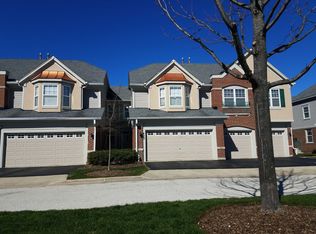453 Pine Lake Cir, Vernon Hills, IL 60061