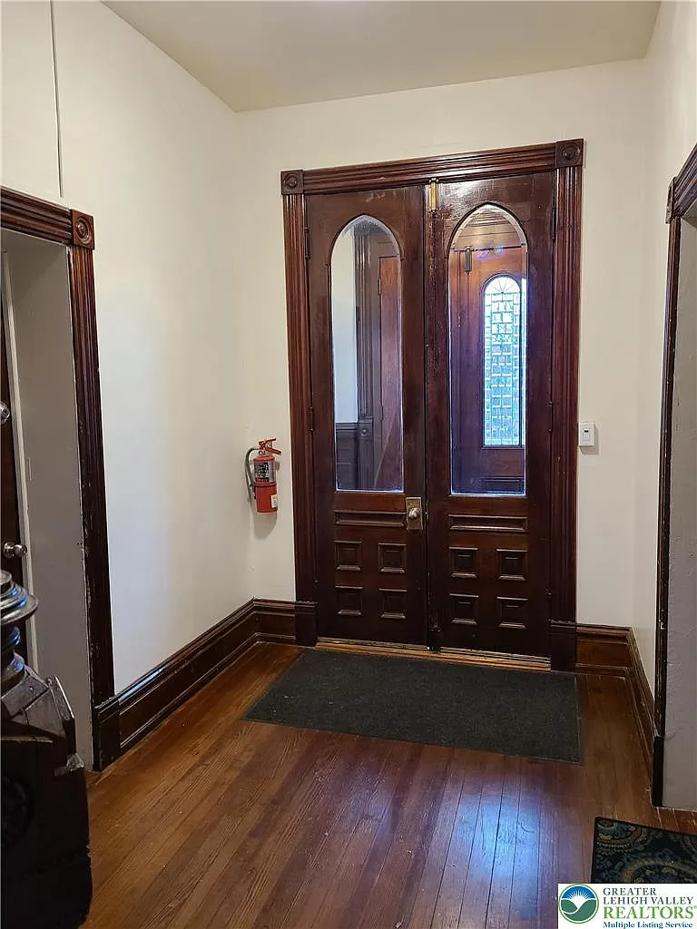 1 bed, 1.0 bath, 500 sqft, $1,299 — Photo 3