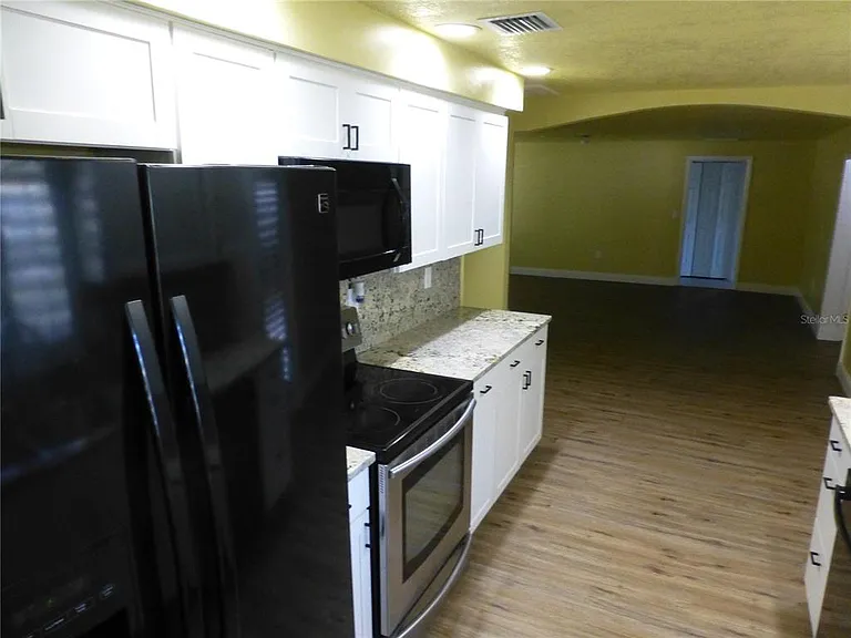 752 Patricia Ave — Photo 14