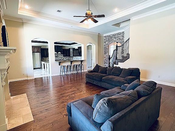 4th image of 120 River Birch Cir