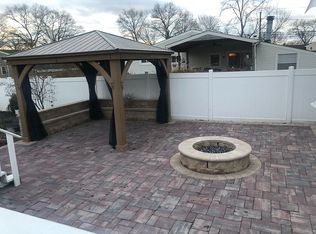 96 W 14th St, Deer Park, NY 11729