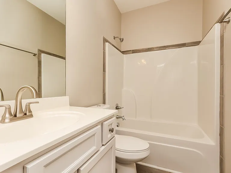 708 Mitscher Dr — Photo 15