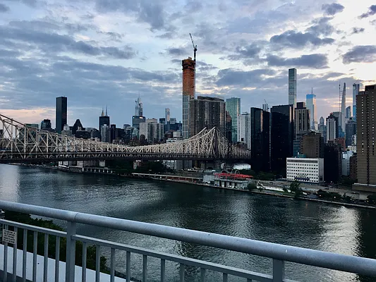 Rented by Compass | media 42