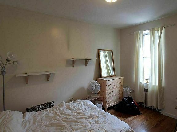 4th image of 295 Graham Ave APT 3