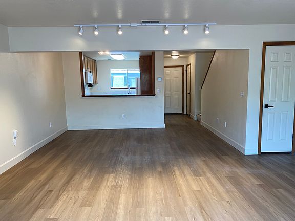 4th image of 176 1st St E