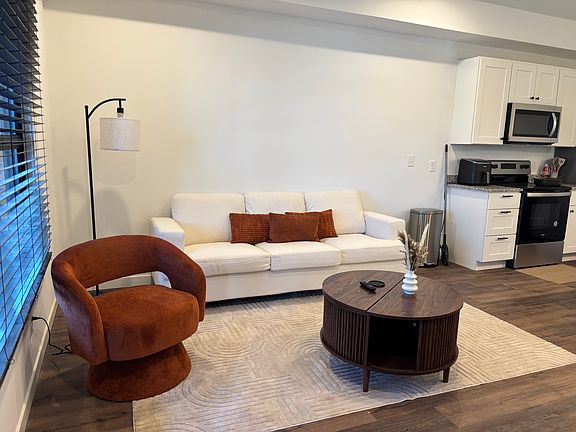 2nd image of 620 Wonderland Dr #208