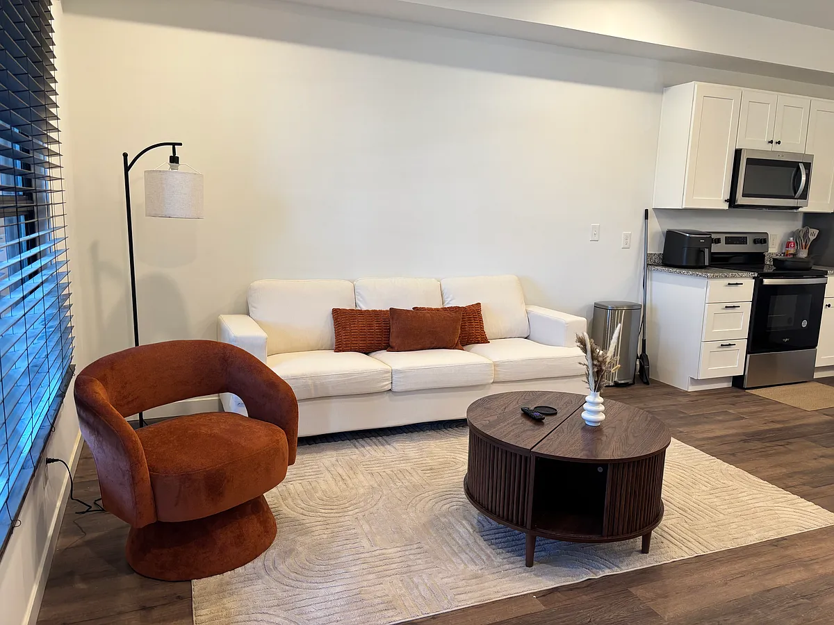Building Photo - 620 Wonderland Dr #110
