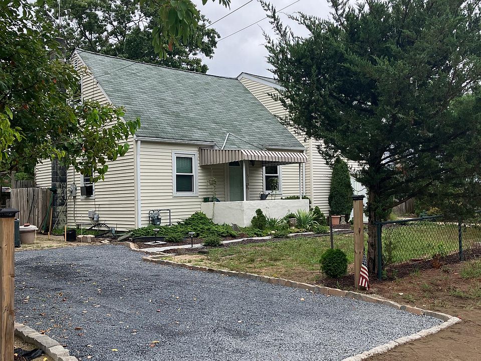 1st image of 518 Laurel Blvd