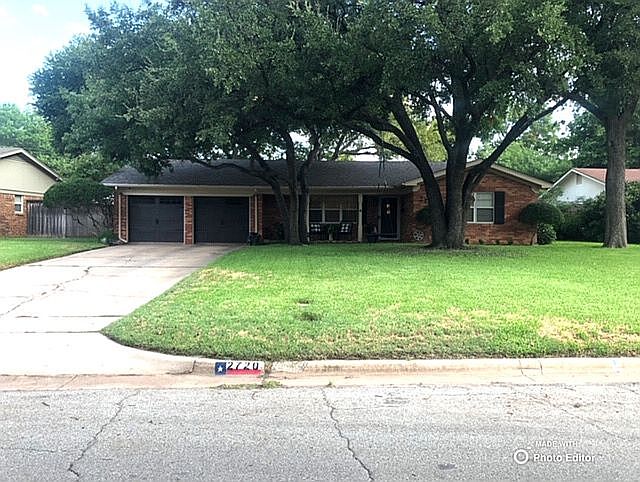 1st image of 2720 Chase Dr
