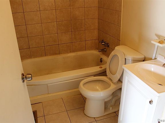 5th image of 46411 Jefferson Ave #12