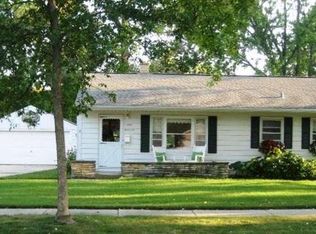 N85W17113 Lee Pl, Menomonee Falls, WI 53051