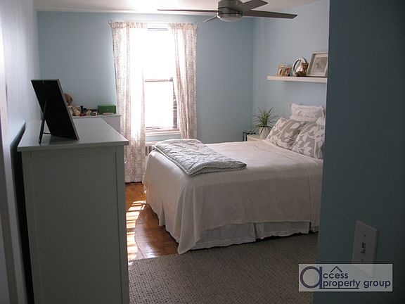 3rd image of 70 Park Ter E APT 1C