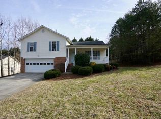 1728 Hawkcrest Ln, Winston Salem, NC 27127