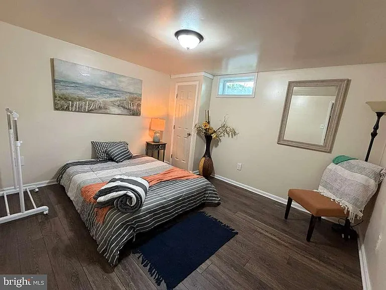 233 Molden Dr — Photo 18