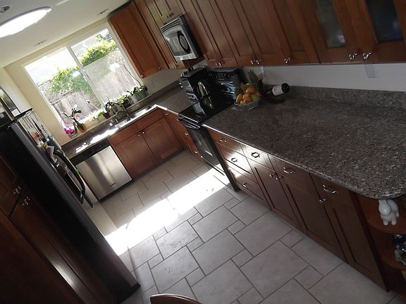4th image of 868 San Mateo Ct