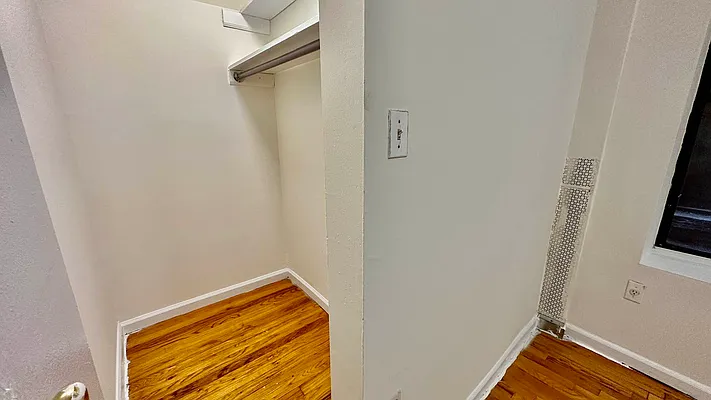 Rented by HOLTON REAL ESTATE INC. | media 15