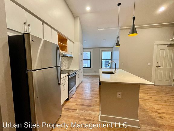 3rd image of 1221-1233 Main St #1225-404