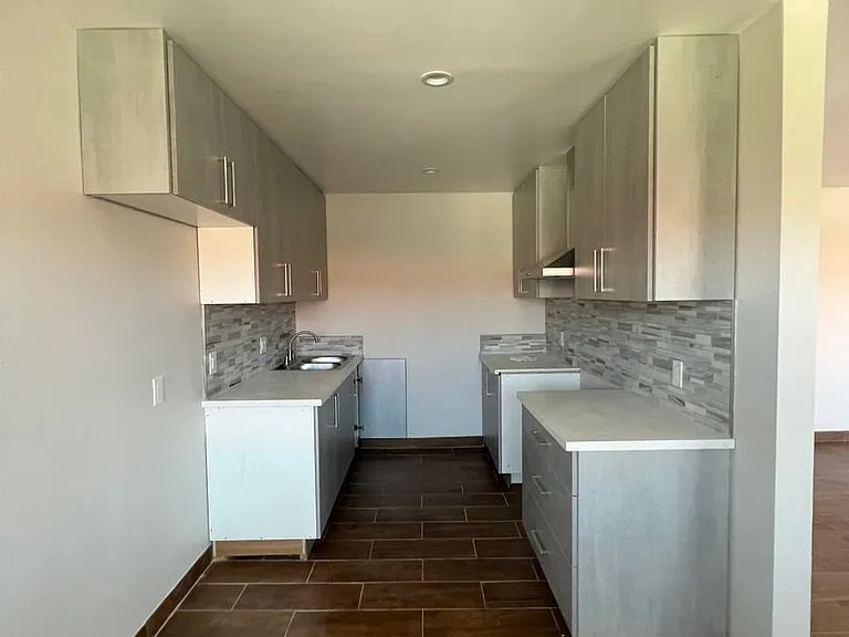 1819 S Manhattan Pl — Photo 25