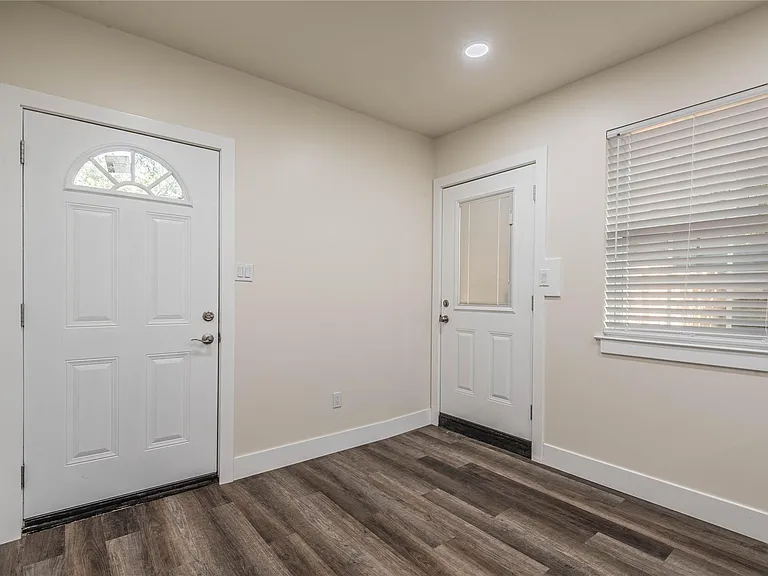 6003 De Moss Dr — Photo 24
