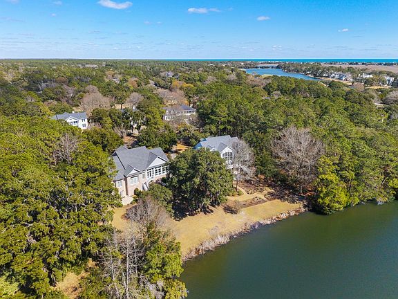 3rd image of 250 Pinckney Ave.