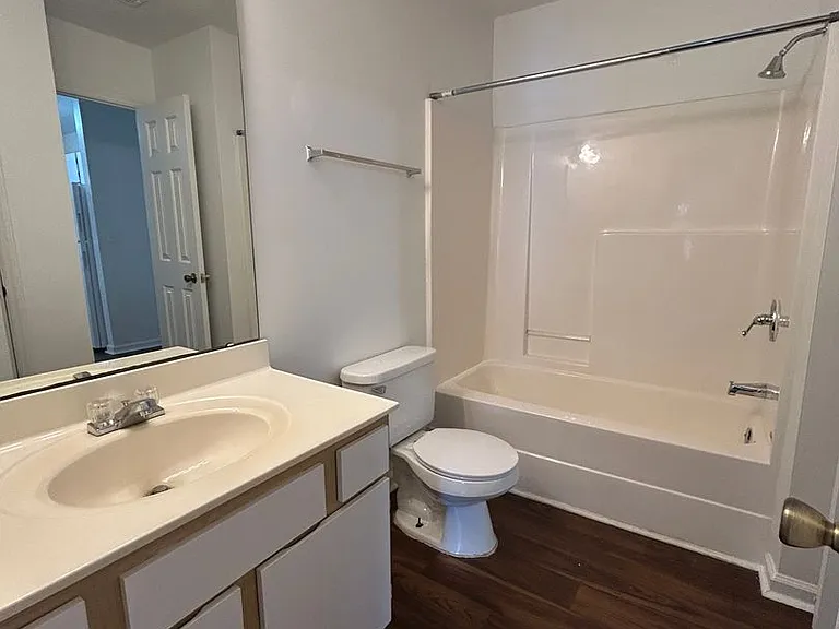 Arlington Apartments — Photo 127