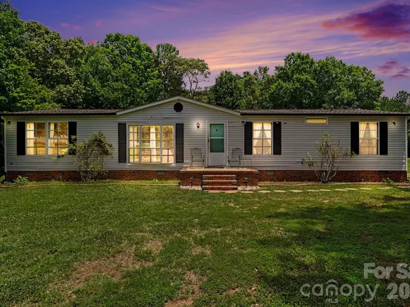 4665 Blade Run Rd, Edgemoor, SC 29712