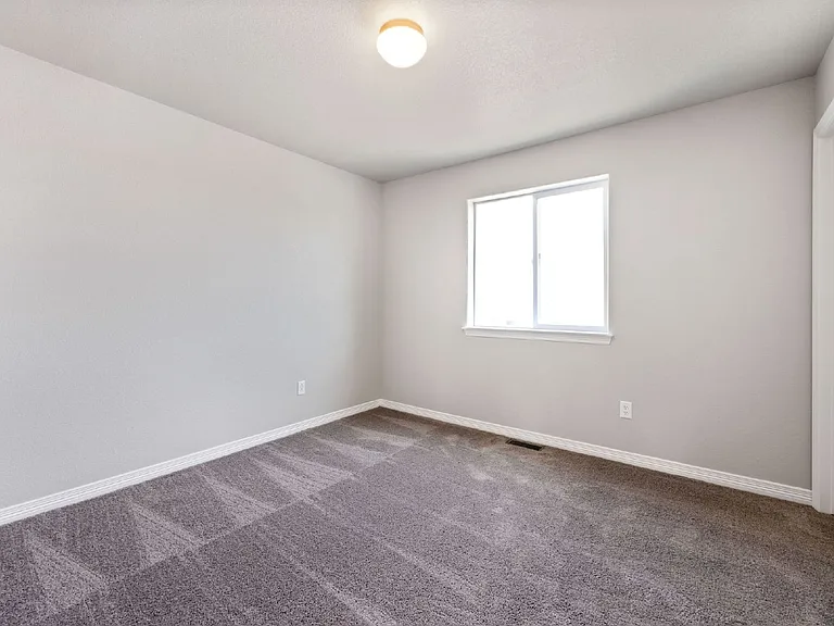 5694 Olathe Ave — Photo 15