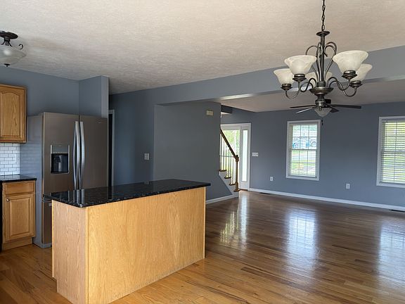 5th image of 23 Southfork Ln