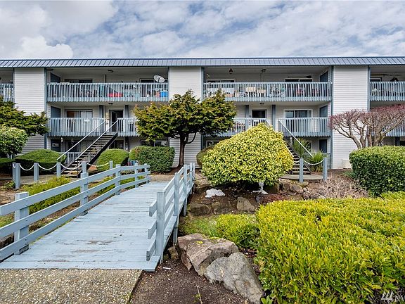 4th image of 22985 Marine View Dr S APT D112