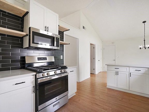 4th image of 1395A Wheatfield Dr