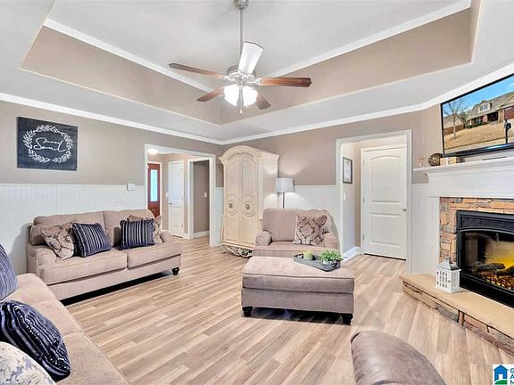 5th image of 444 River Crest Dr N