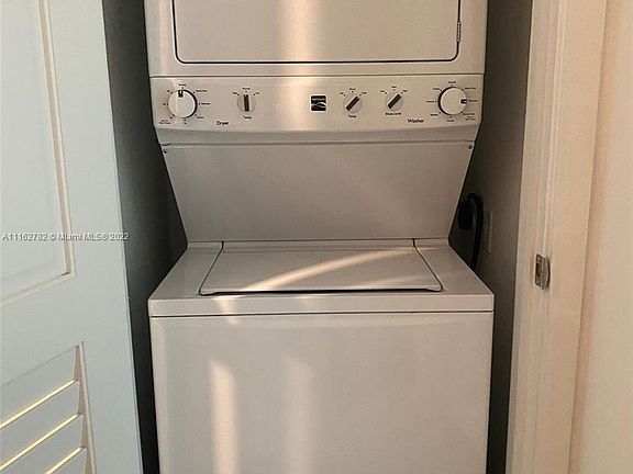 4th image of 1080 Brickell Ave Unit 2705