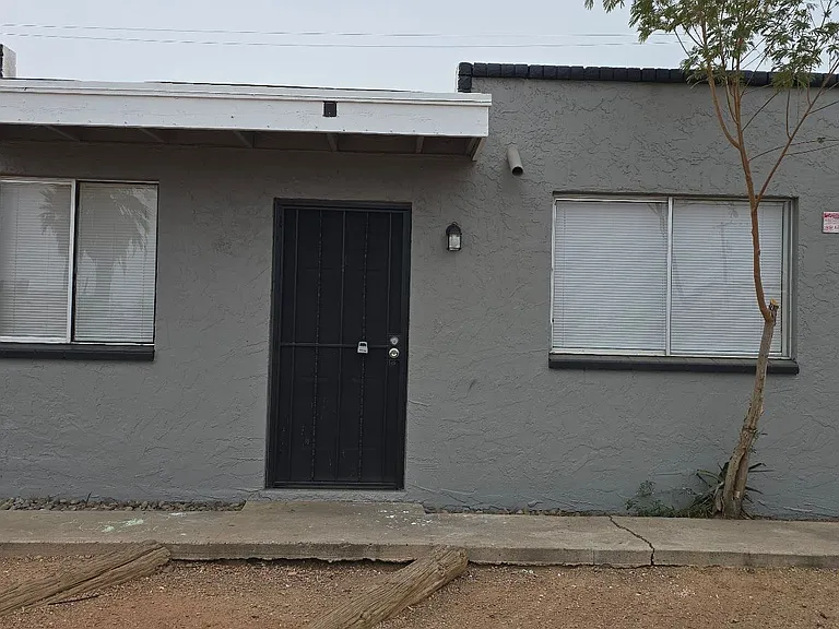 827 E Hazel Dr — Photo 3