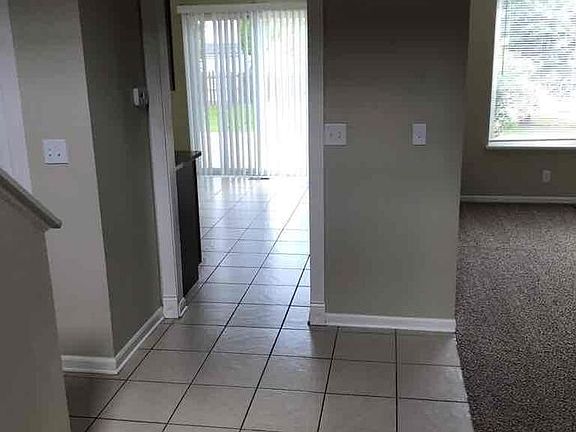 4th image of 1231 Berkshire Ln