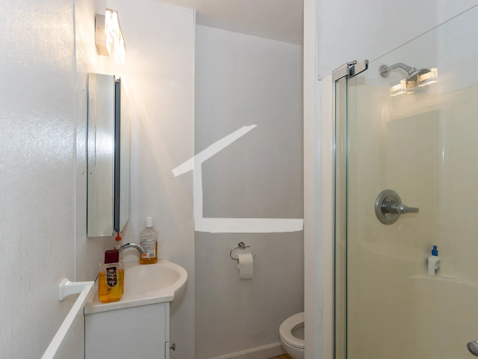 4 bed, 1200 sqft, $4,600 — Photo 4