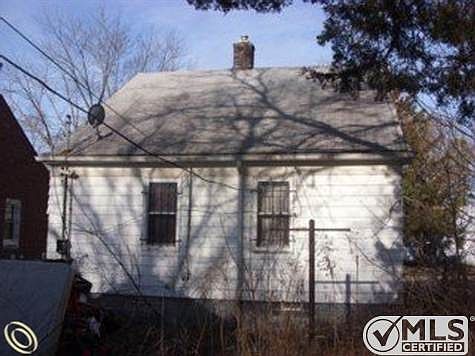 18434 KENTFIELD REAR VIEW.jpg