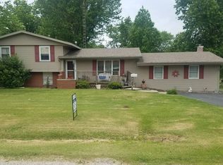 111 S Hancock St, White Hall, IL 62092