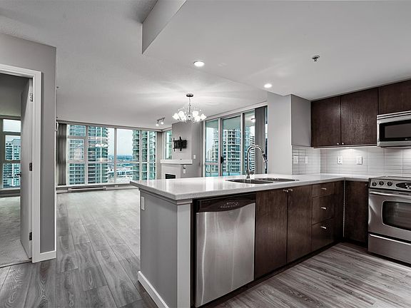 2nd image of 4400 Buchanan St #1505