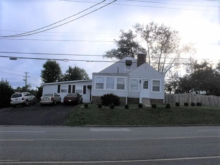 901 Johnson Ave — Photo 1