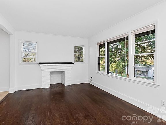 3rd image of 2642 Rachel St