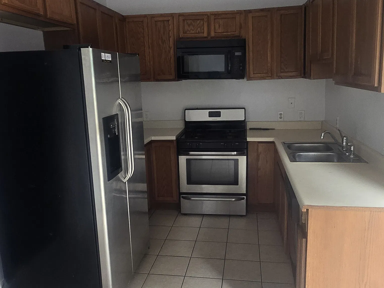 2 bed, 1.5 bath, 1200 sqft, $1,500 — Photo 2
