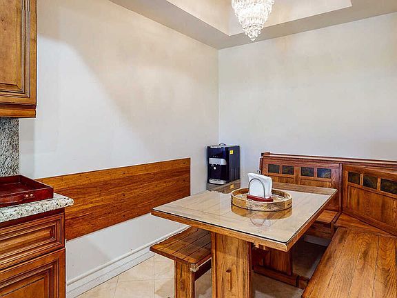 5th image of 1530 S Centinela Ave APT 303