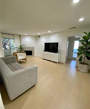 5th image of 1807 Camden Ave APT 6