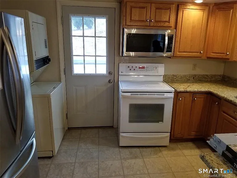 36 Woodcrest Dr — Photo 2