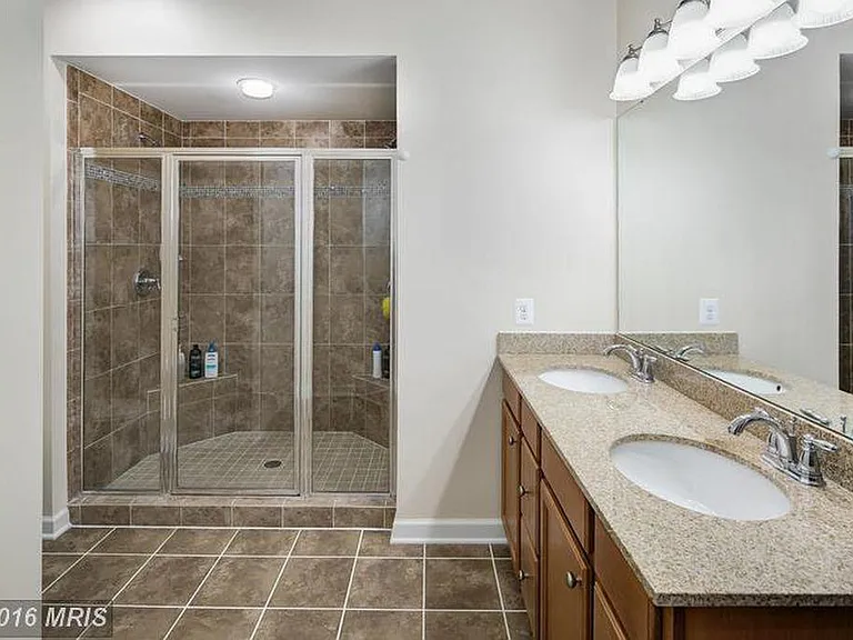 260 Urban Ave #260 — Photo 10
