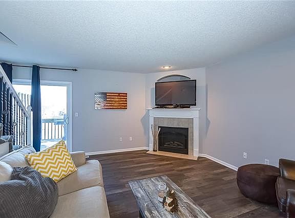 5th image of 611 SW Shadow Glen Ct