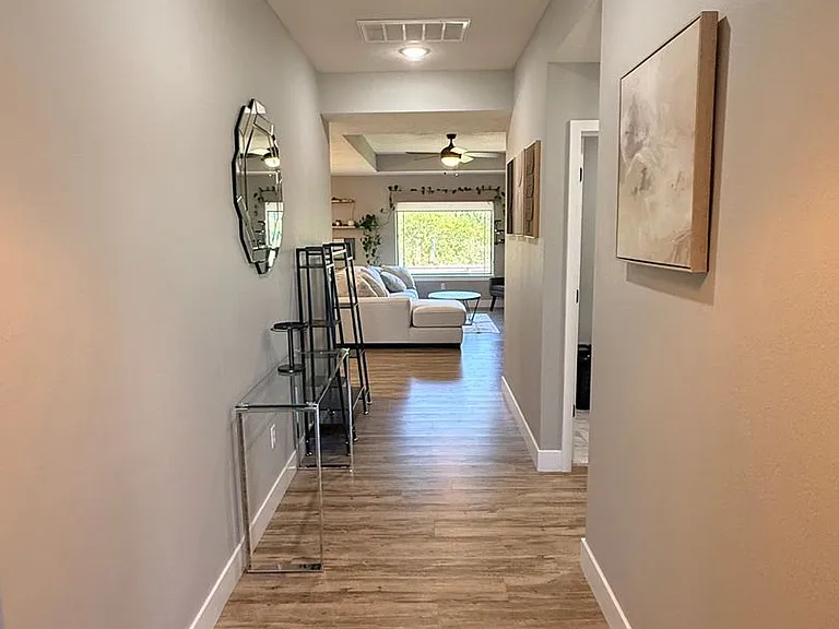 604 N Eagle Park Dr — Photo 3