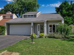 73 Rambling Rd, East Amherst, NY 14051