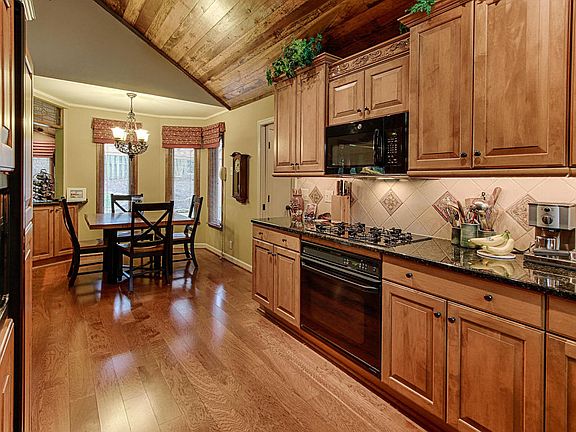 3rd image of 7521 Rivertrace Blvd
