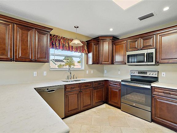 4th image of 1702 Palo Alto Ave